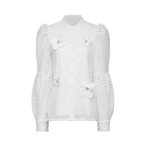 Calla – Matching set of blouse and shorts with cut-outs and artificial flowers