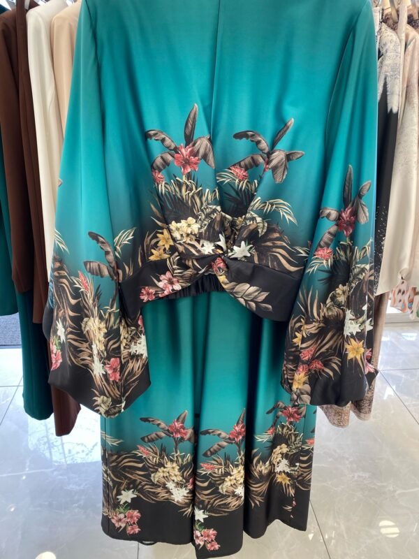 stunning floral kimono-style dress_Vintage vogue